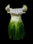 wearable-foods-by-korean-artist-yeonju-sung-spring-onion