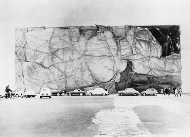 CHRISTO AND JEANNE-CLAUDE Project for a wrapped public building, Paris 1961