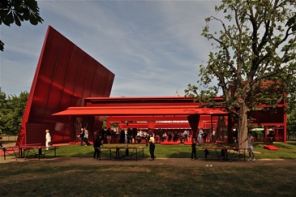 Serpentine Gallery Pavilion 2010 Designed by Jean Nouvel © Ateliers Jean Nouvel Photograph: Philippe Ruault immagine presa dal sito web: www.serpentinegallery.org